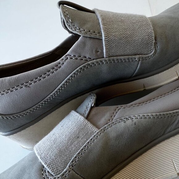 Baretraps slip on wedge shoes Gray Slip on Women Shoes Size 9.5 - Picture 9 of 9